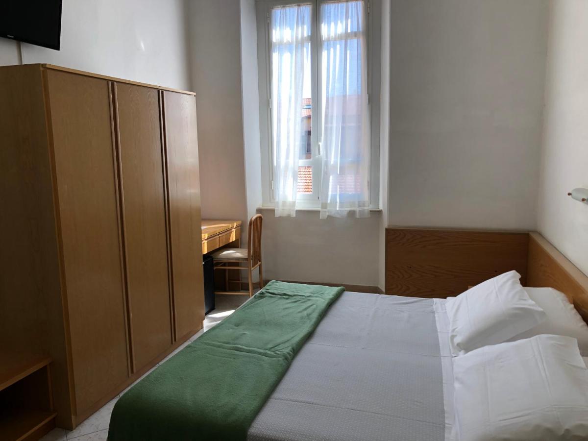Hotel Valdinievole Лідо-ді-Камайоре Екстер'єр фото
