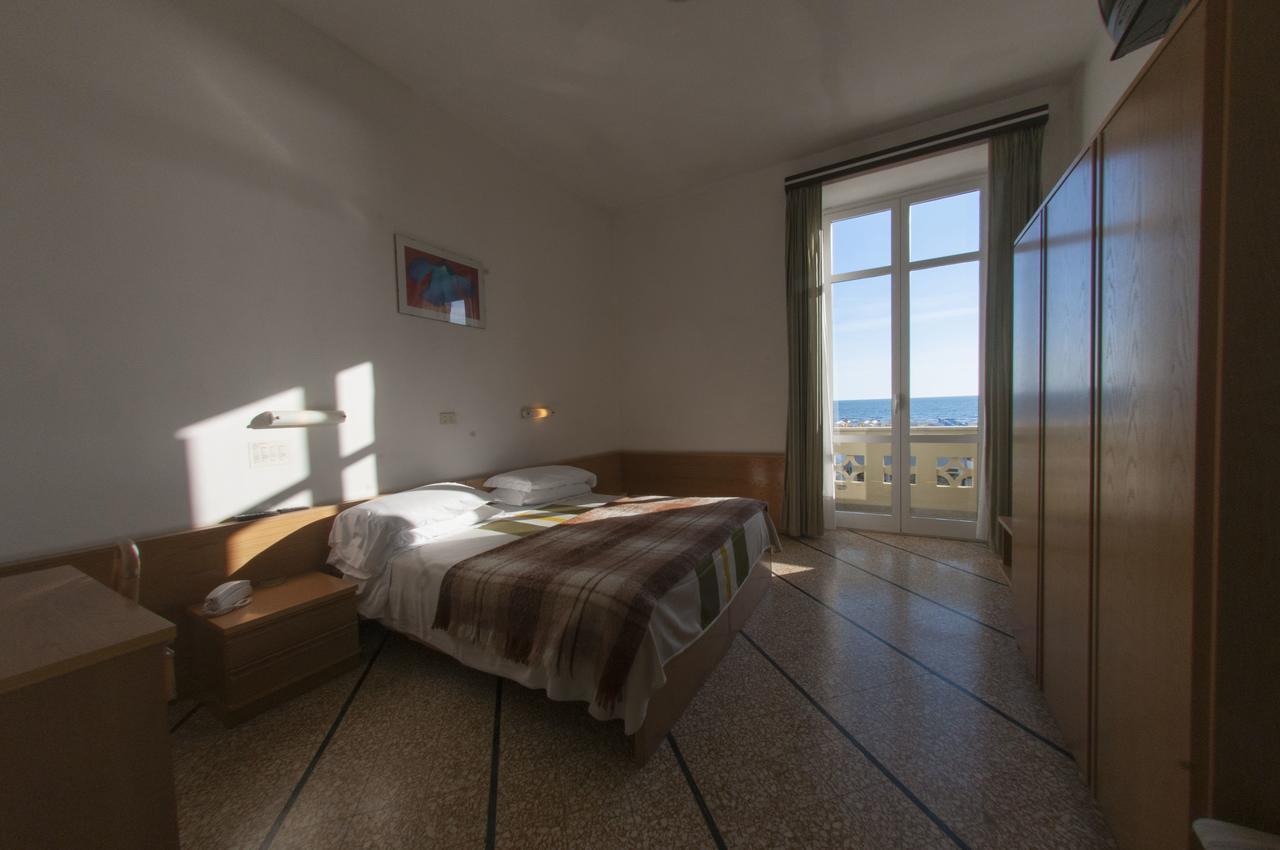 Hotel Valdinievole Лідо-ді-Камайоре Екстер'єр фото