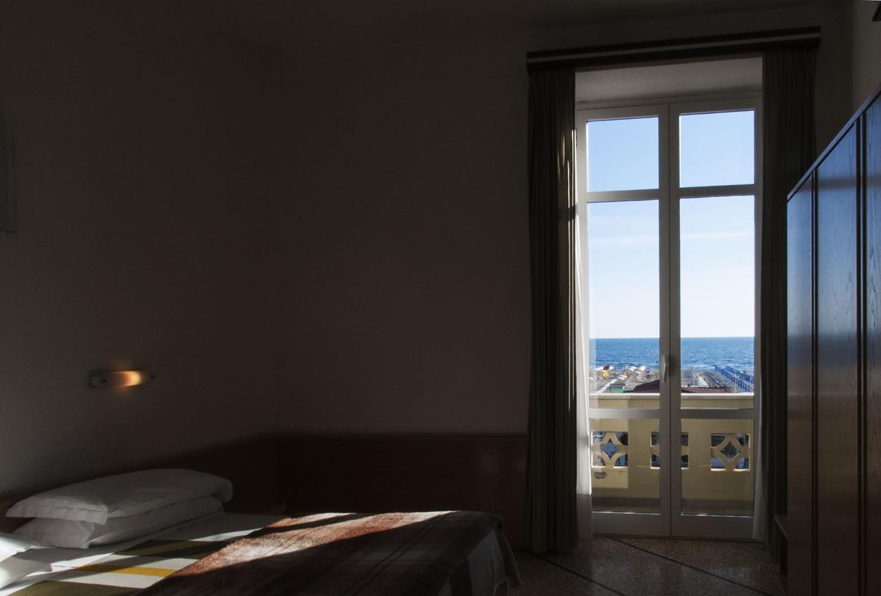 Hotel Valdinievole Лідо-ді-Камайоре Екстер'єр фото