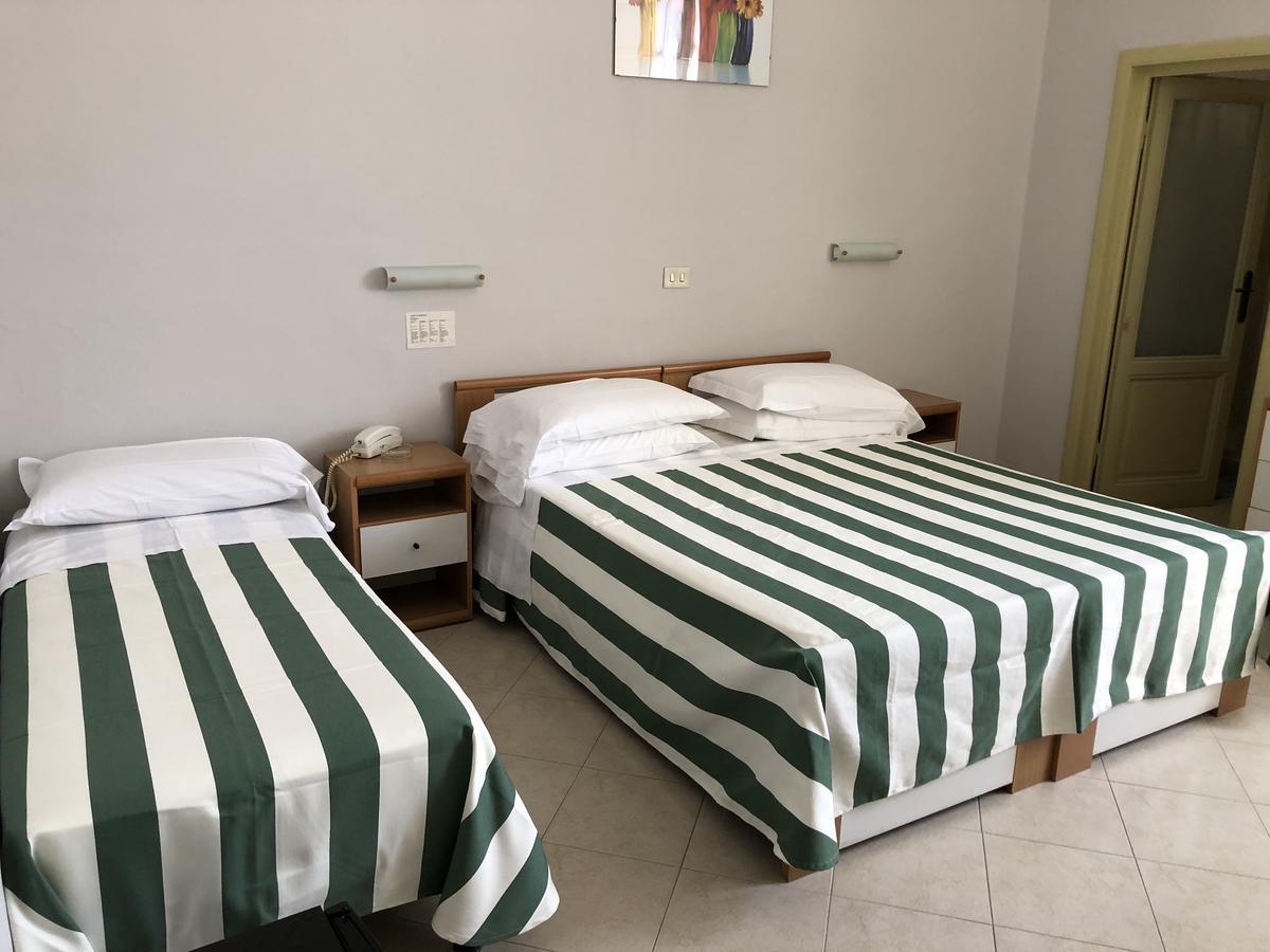 Hotel Valdinievole Лідо-ді-Камайоре Екстер'єр фото